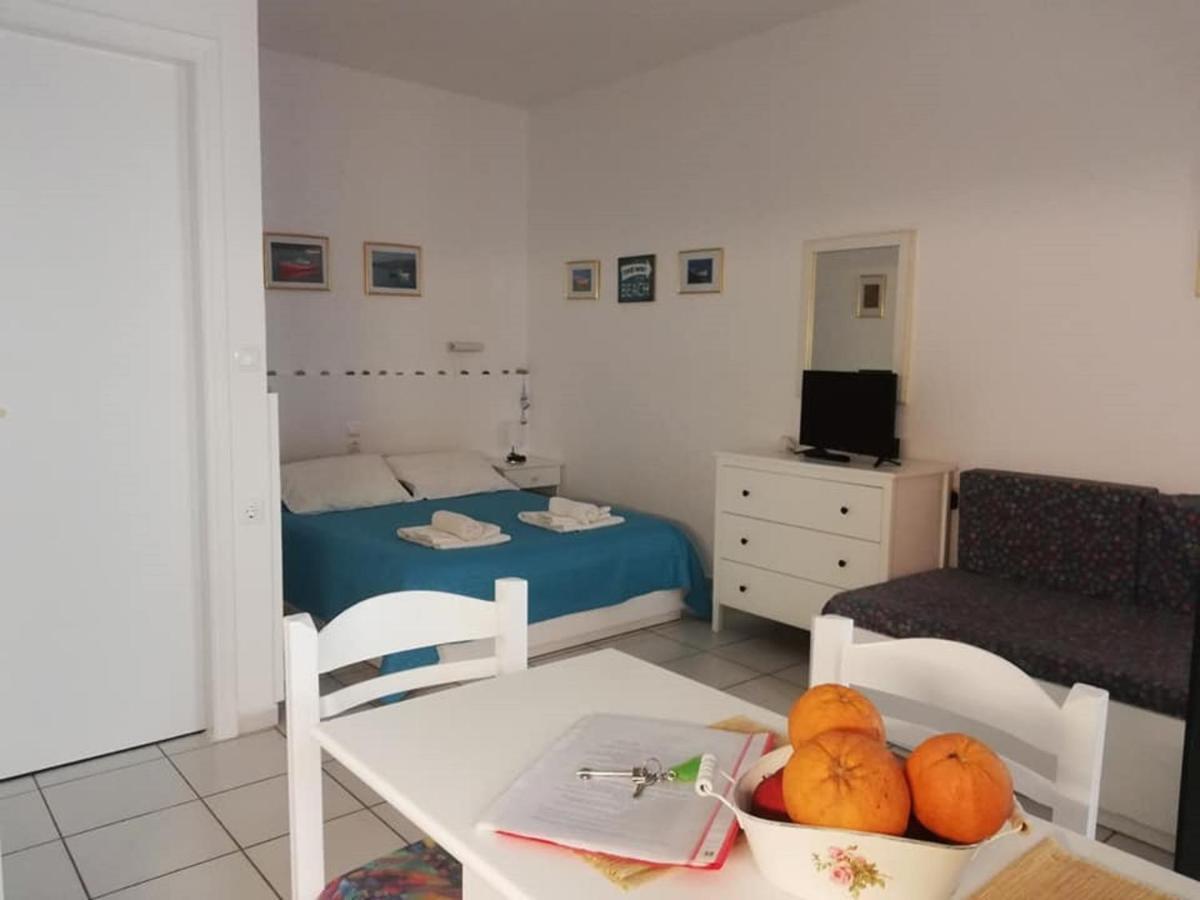 Kokkini Hani Aigialis Apartments & Studios מראה חיצוני תמונה
